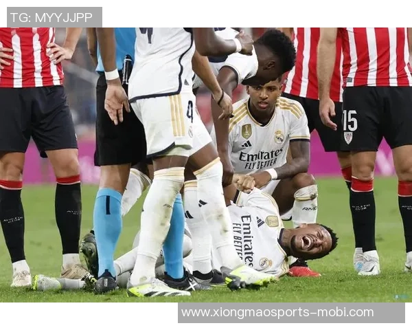 维尼修斯被换下场后对马斯坦托诺表达不满引发关注 维尼修斯被换下场后对马斯坦托诺表达不满引发关注