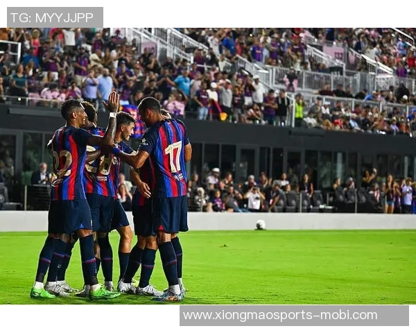 拉菲尼亚在社交媒体上向阿尔巴致敬感慨曾共战球场的荣耀时刻